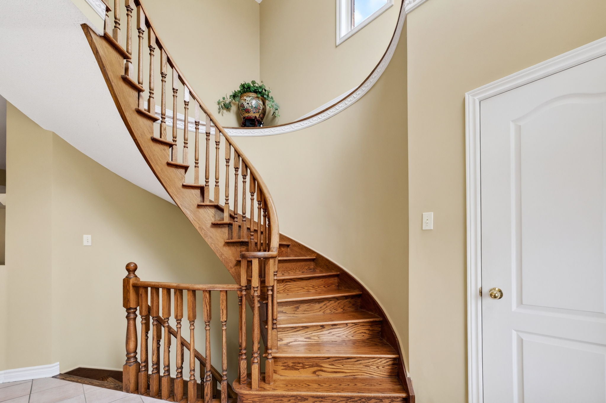 Curved oak staircase